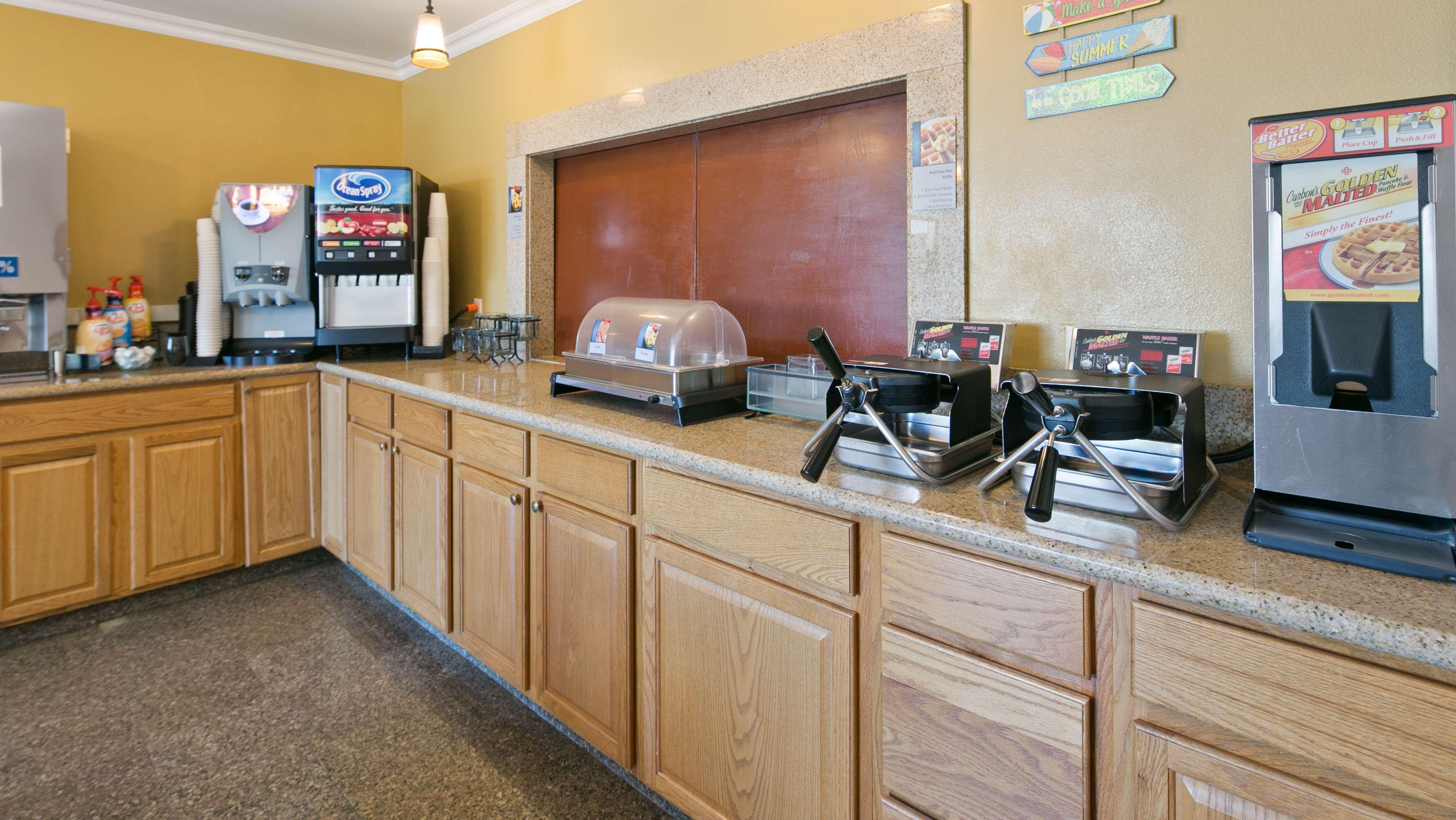 Best Western Chieftain Inn Уэнатчи Экстерьер фото