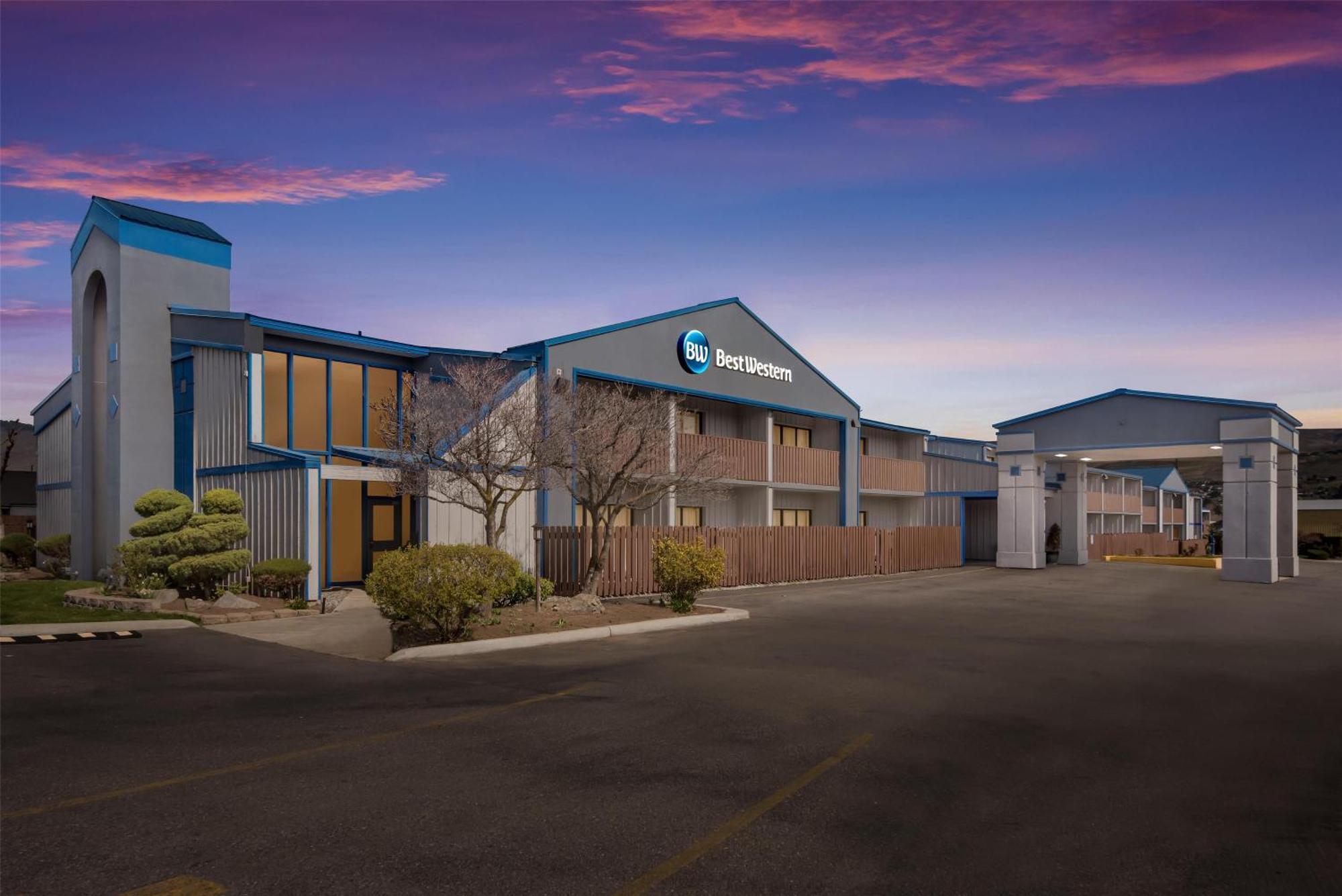 Best Western Chieftain Inn Уэнатчи Экстерьер фото