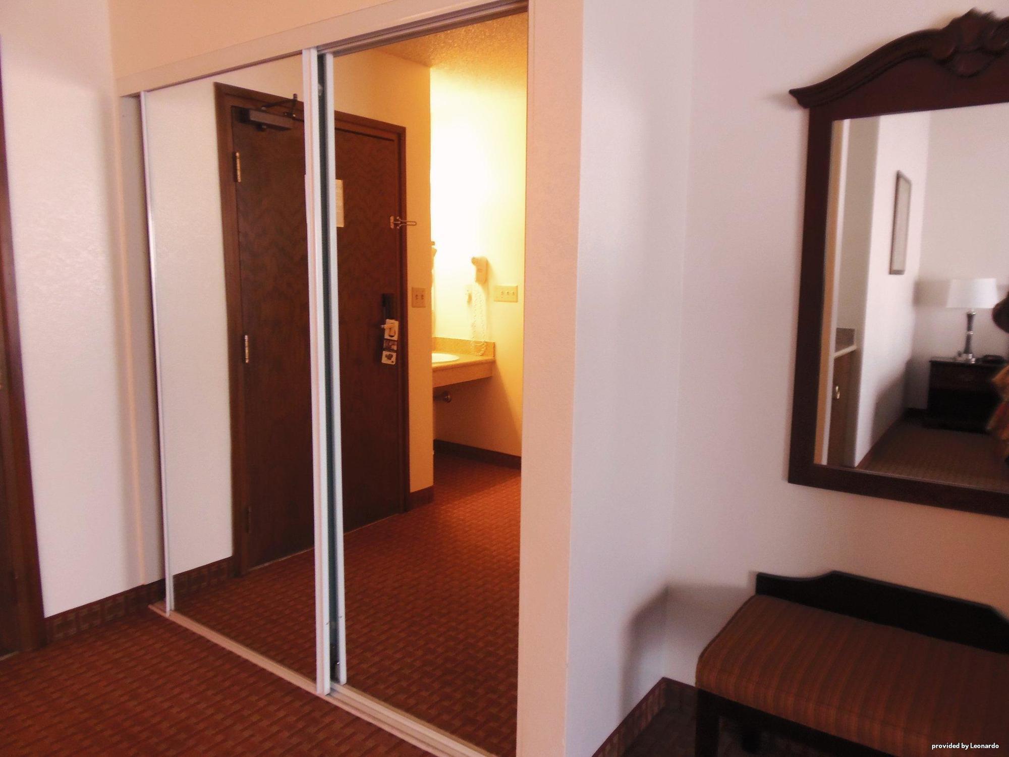 Best Western Chieftain Inn Уэнатчи Номер фото